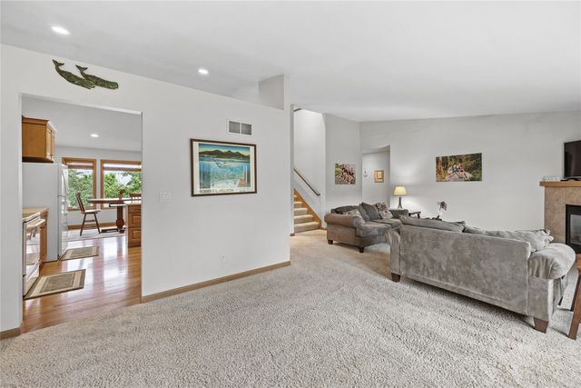 664 J Ave NE A, Cedar Rapids, IA 52402