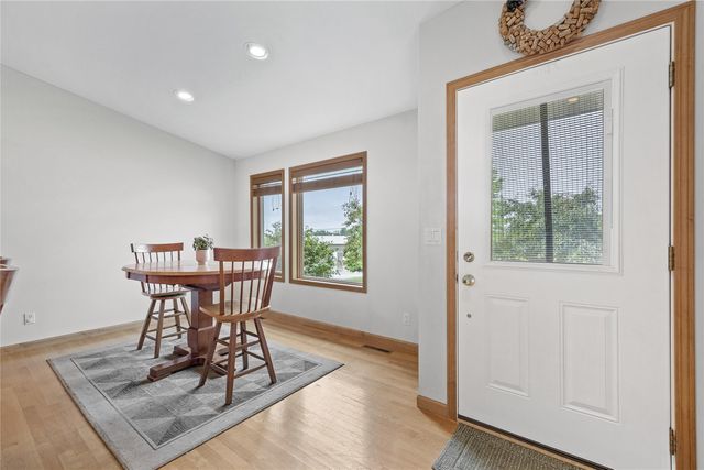 664 J Ave NE A, Cedar Rapids, IA 52402