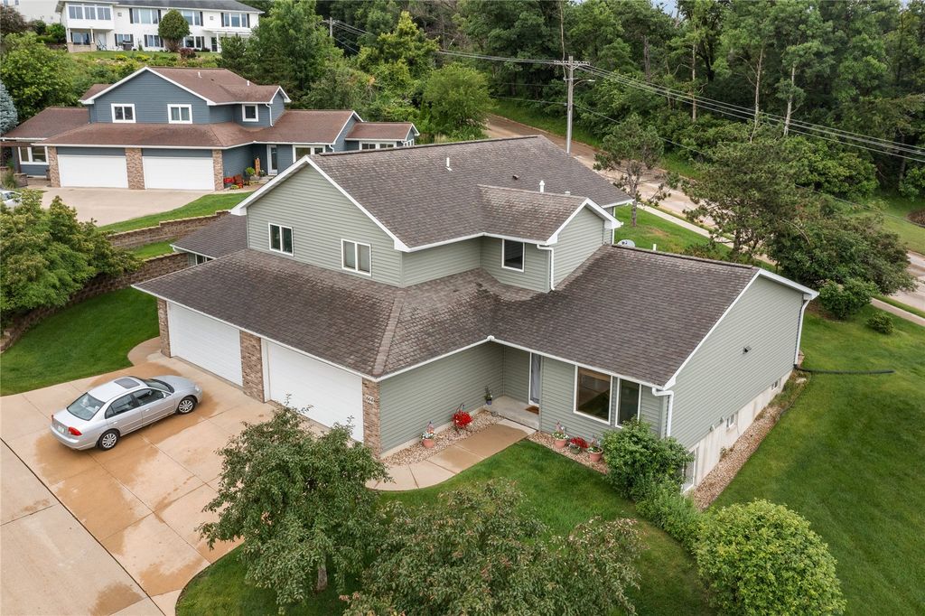 664 J Ave NE A, Cedar Rapids, IA 52402