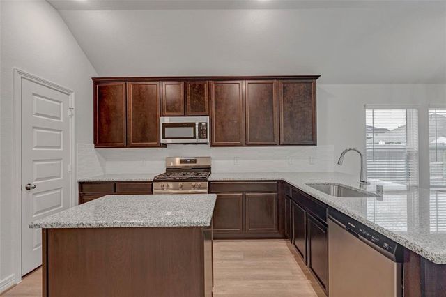 7431 Sail Hill Drive, Cypress, TX 77433