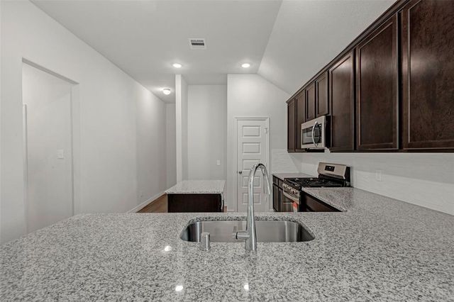 7431 Sail Hill Drive, Cypress, TX 77433