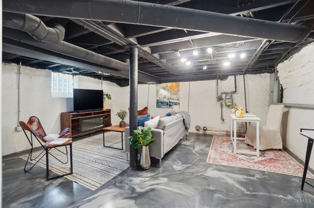 5319 Stewart Avenue, Cincinnati, OH 45227