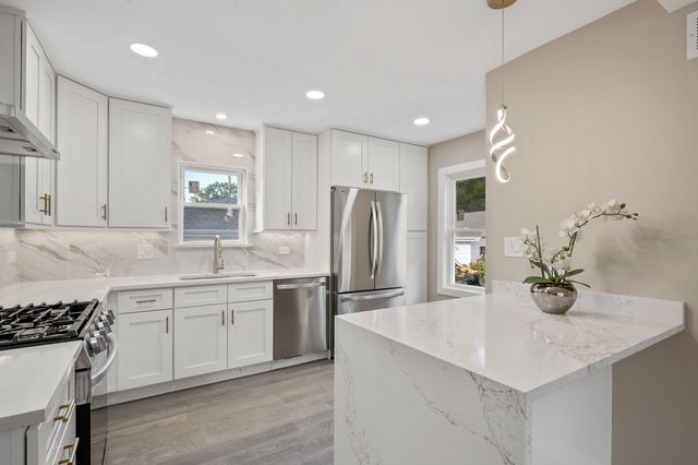 406 N Elm Street, Mount Prospect, IL 60056