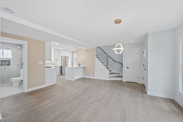 406 N Elm Street, Mount Prospect, IL 60056