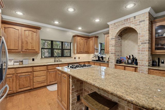 10235 Holly Grove, Conroe, TX 77304