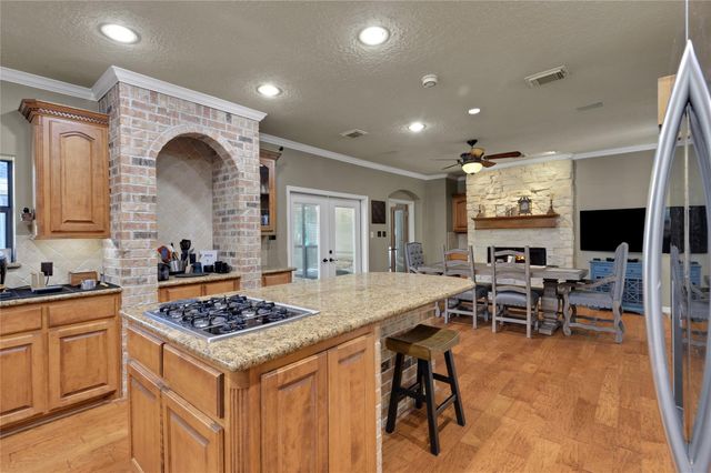 10235 Holly Grove, Conroe, TX 77304