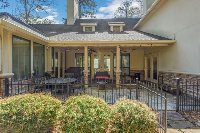 10235 Holly Grove, Conroe, TX 77304