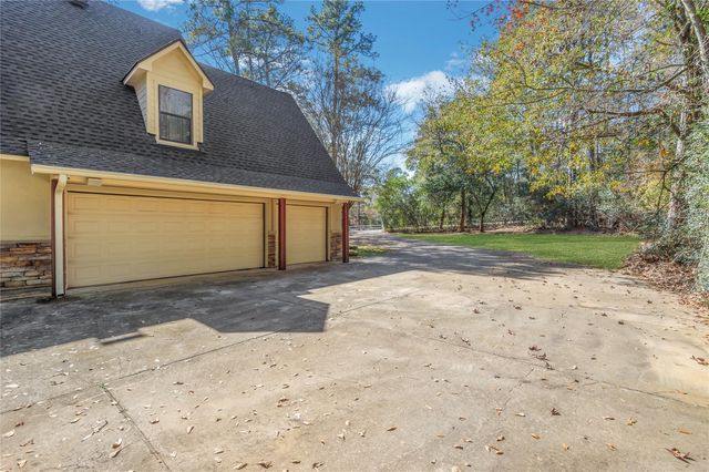 10235 Holly Grove, Conroe, TX 77304
