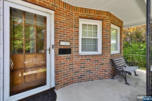 209 Washington Avenue, Rutherford, NJ 07070