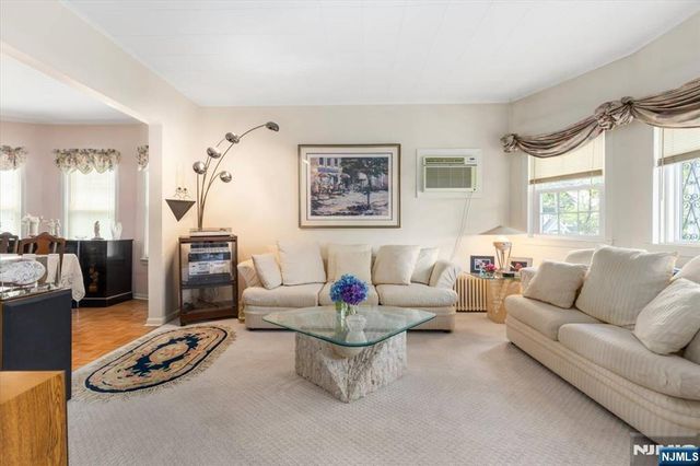 209 Washington Avenue, Rutherford, NJ 07070