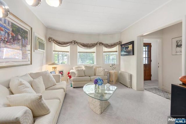 209 Washington Avenue, Rutherford, NJ 07070