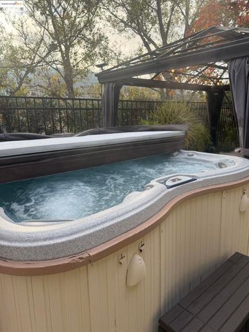 4072 Summer Gate Ave, Vallejo, CA 94591