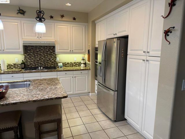 4072 Summer Gate Ave, Vallejo, CA 94591