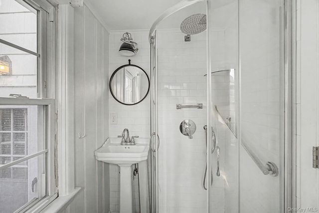 91 Ireland Place, Amityville, NY 11701