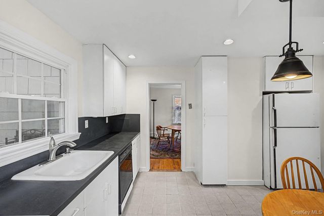 91 Ireland Place, Amityville, NY 11701