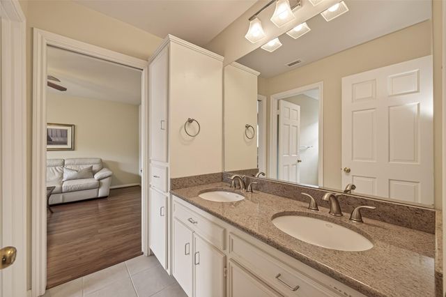 6 Charleston Street S, Sugar Land, TX 77478