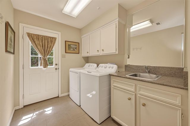 6 Charleston Street S, Sugar Land, TX 77478