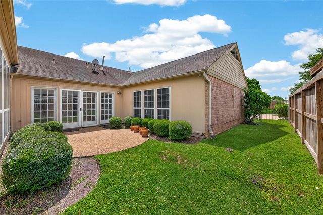 6 Charleston Street S, Sugar Land, TX 77478