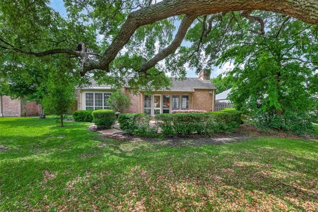 6 Charleston Street S, Sugar Land, TX 77478
