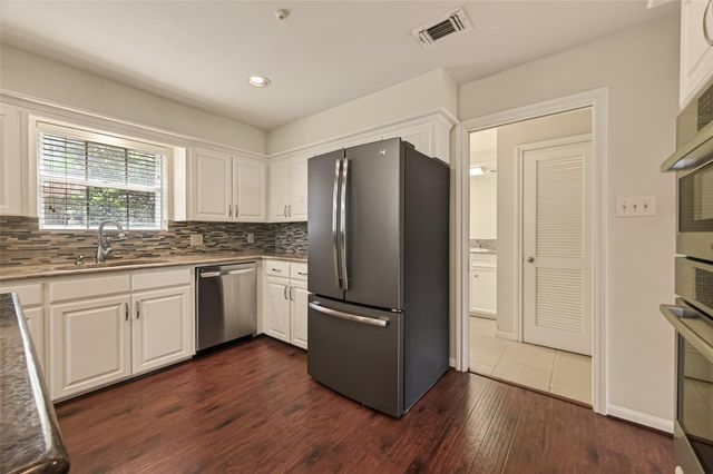 6 Charleston Street S, Sugar Land, TX 77478