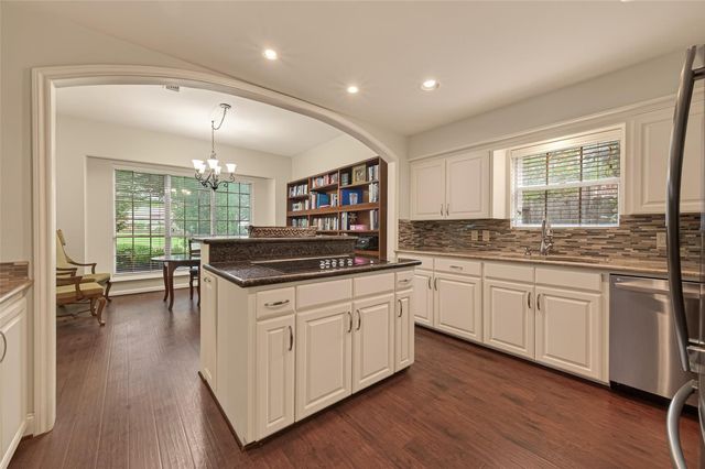 6 Charleston Street S, Sugar Land, TX 77478