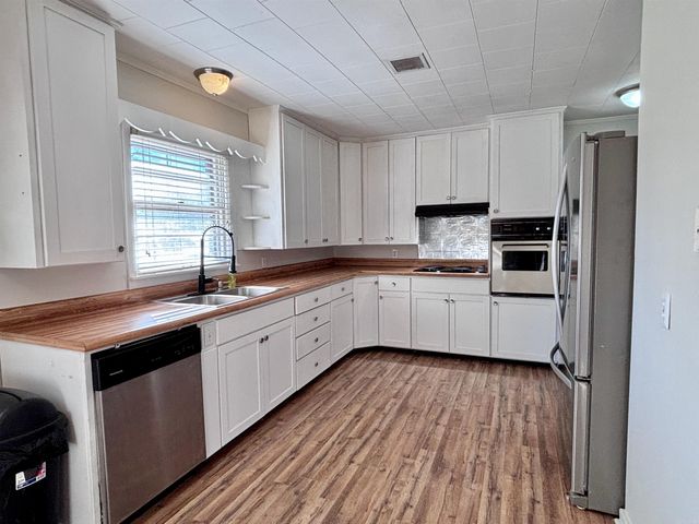 916 Twin Oaks Ave, Jonesboro, AR 72401