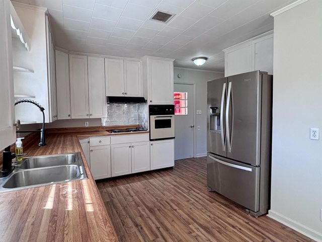 916 Twin Oaks Ave, Jonesboro, AR 72401