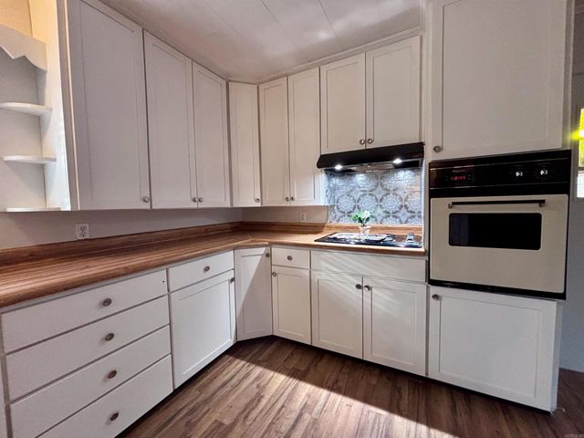 916 Twin Oaks Ave, Jonesboro, AR 72401