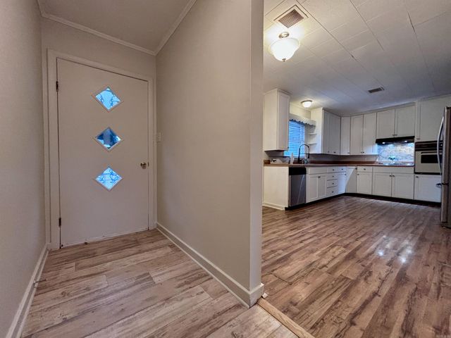 916 Twin Oaks Ave, Jonesboro, AR 72401