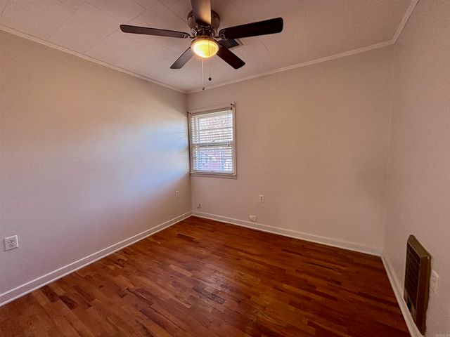 916 Twin Oaks Ave, Jonesboro, AR 72401