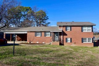 916 Twin Oaks Ave, Jonesboro, AR 72401