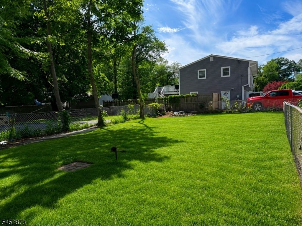 240 Cedar St, South Bound Brook Boro, NJ 08880 — photo 4