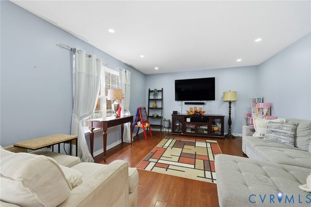 712 Robcurn Dr, Henrico, VA 23223