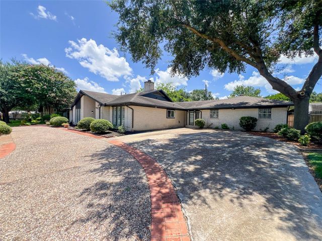 8107 S Braeswood Boulevard, Houston, TX 77071