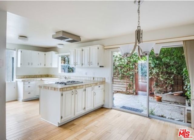 6232 TAPIA Drive A, Malibu, CA 90265