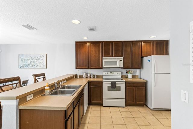 4555 LACEBARK TRAIL, Oviedo, FL 32765