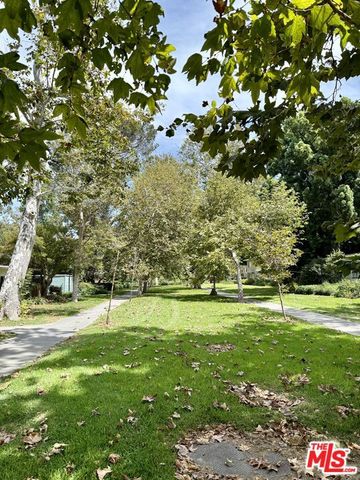 5390 Village, Los Angeles, CA 90016