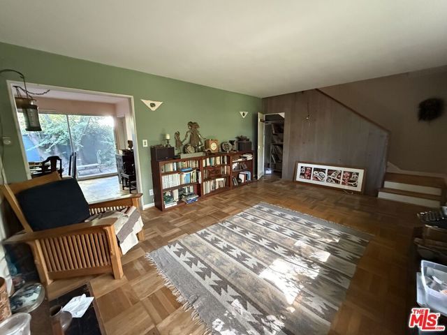 5390 Village, Los Angeles, CA 90016