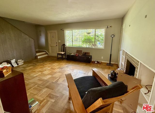5390 Village, Los Angeles, CA 90016