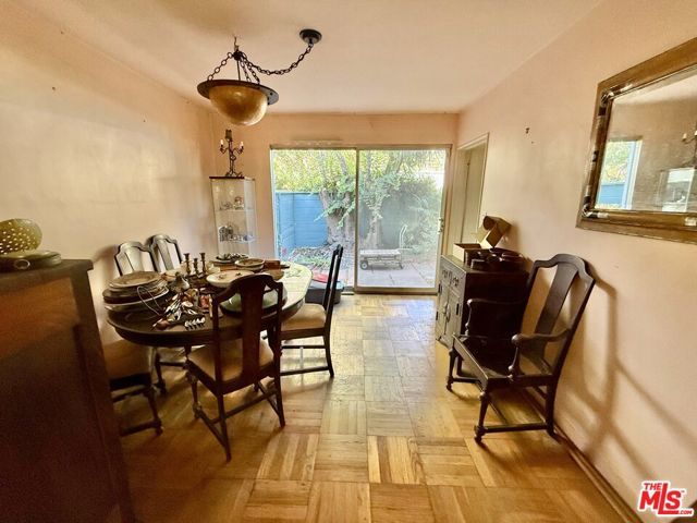 5390 Village, Los Angeles, CA 90016