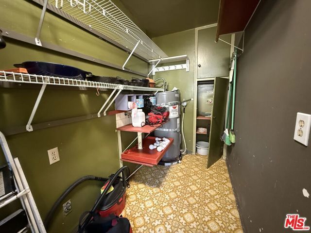 5390 Village, Los Angeles, CA 90016