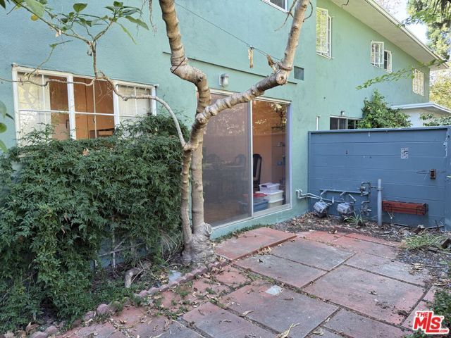 5390 Village, Los Angeles, CA 90016