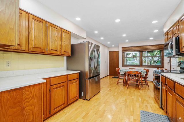1731 Cedar Crest Drive, Manhattan, KS 66503