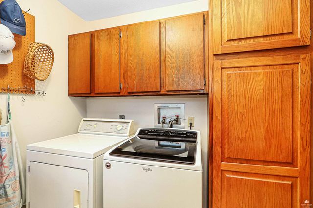 1731 Cedar Crest Drive, Manhattan, KS 66503