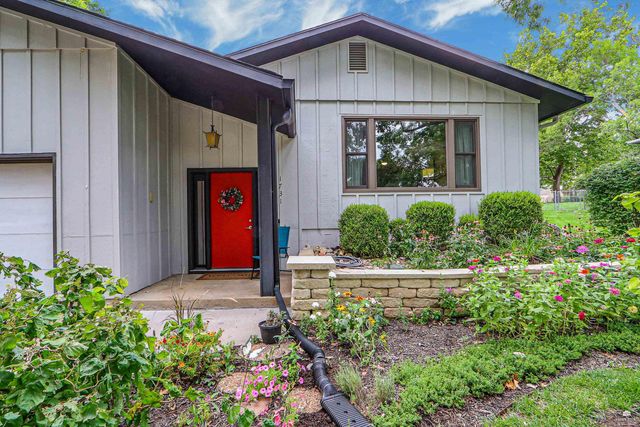 1731 Cedar Crest Drive, Manhattan, KS 66503