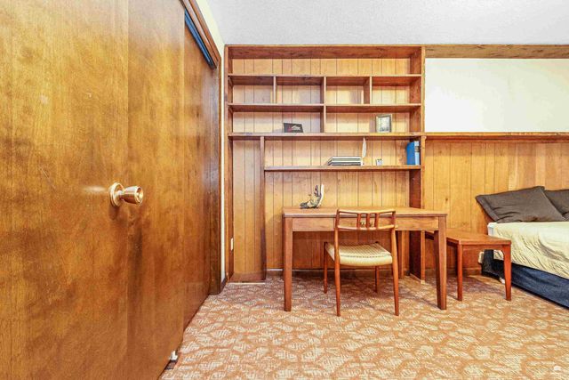 1731 Cedar Crest Drive, Manhattan, KS 66503