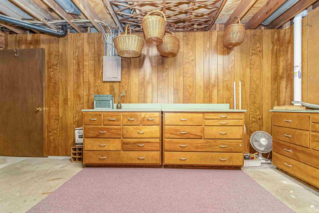 1731 Cedar Crest Drive, Manhattan, KS 66503