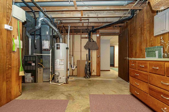 1731 Cedar Crest Drive, Manhattan, KS 66503