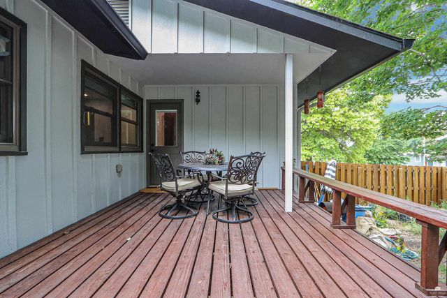 1731 Cedar Crest Drive, Manhattan, KS 66503