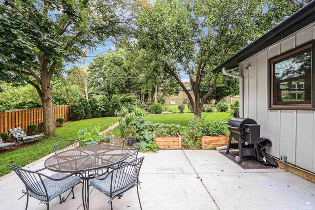 1731 Cedar Crest Drive, Manhattan, KS 66503